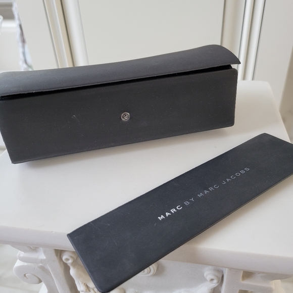 Marc Jacobs authentic gray/beige sunglasses - Picture 7 of 7